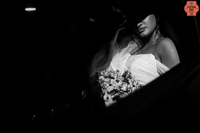 bride bouquet veil dramatic shadow car window georgia — GOGA Photography