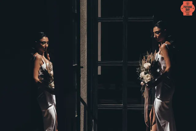 bride bouquet mirror reflection door wedding photography georgia — GOGA Photography