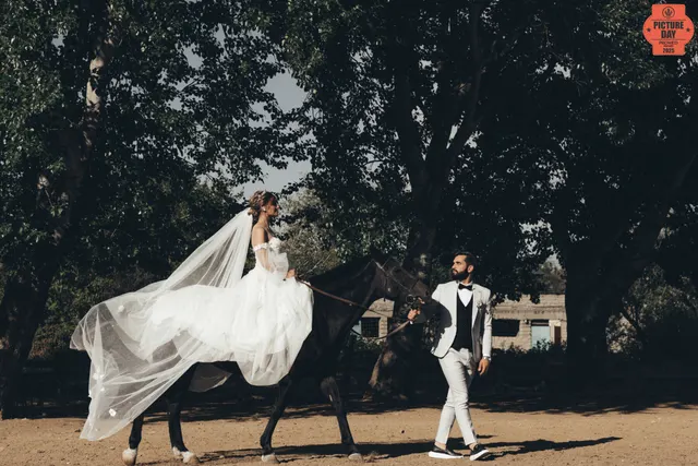 bride on horseback groom leads film wedding georgia — GOGA Photography